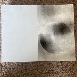 Xbox 1, white, with cord. BROKEN.